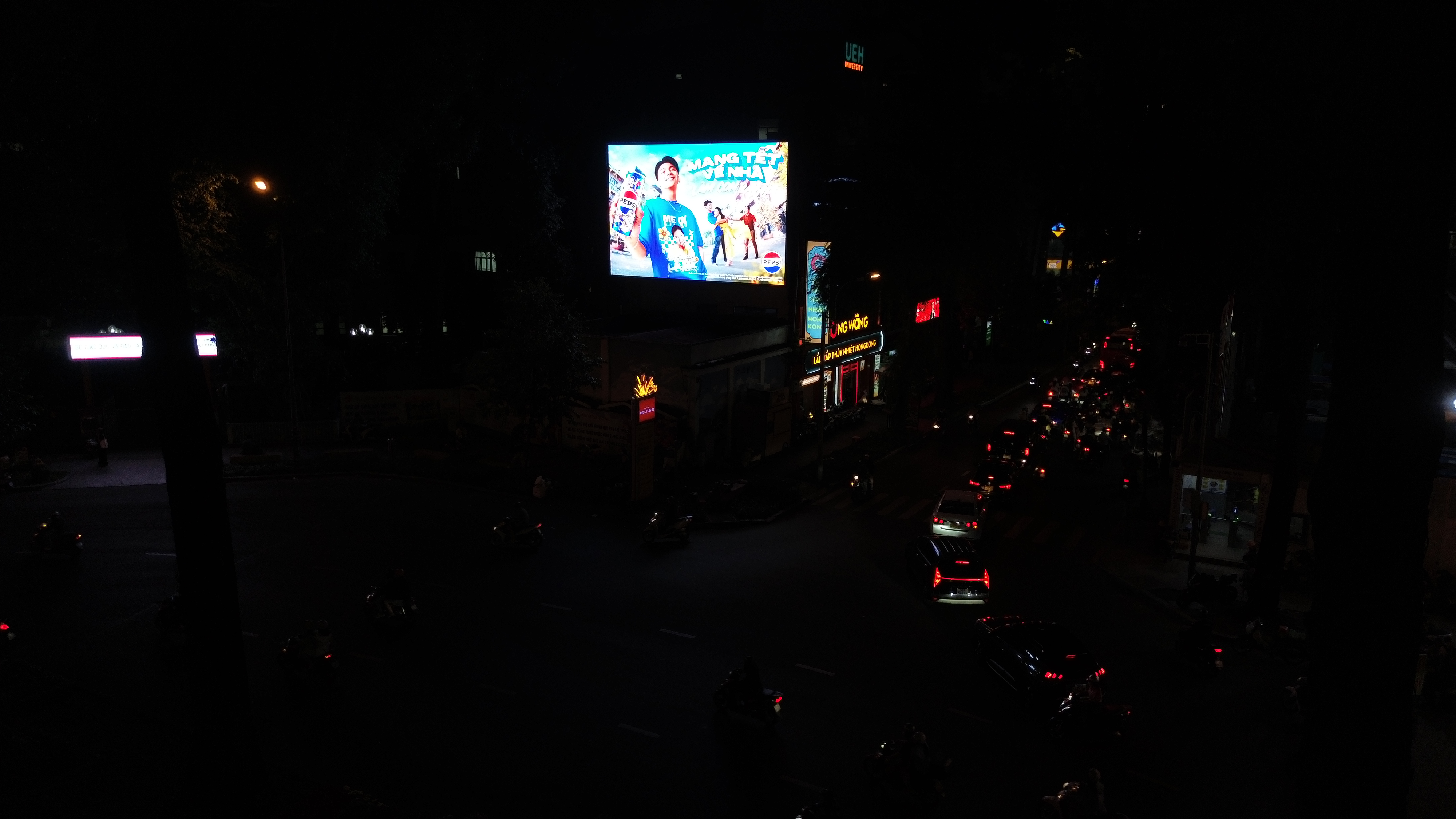 Hướng nhìn từ Hồ Con Rùa ban đêm