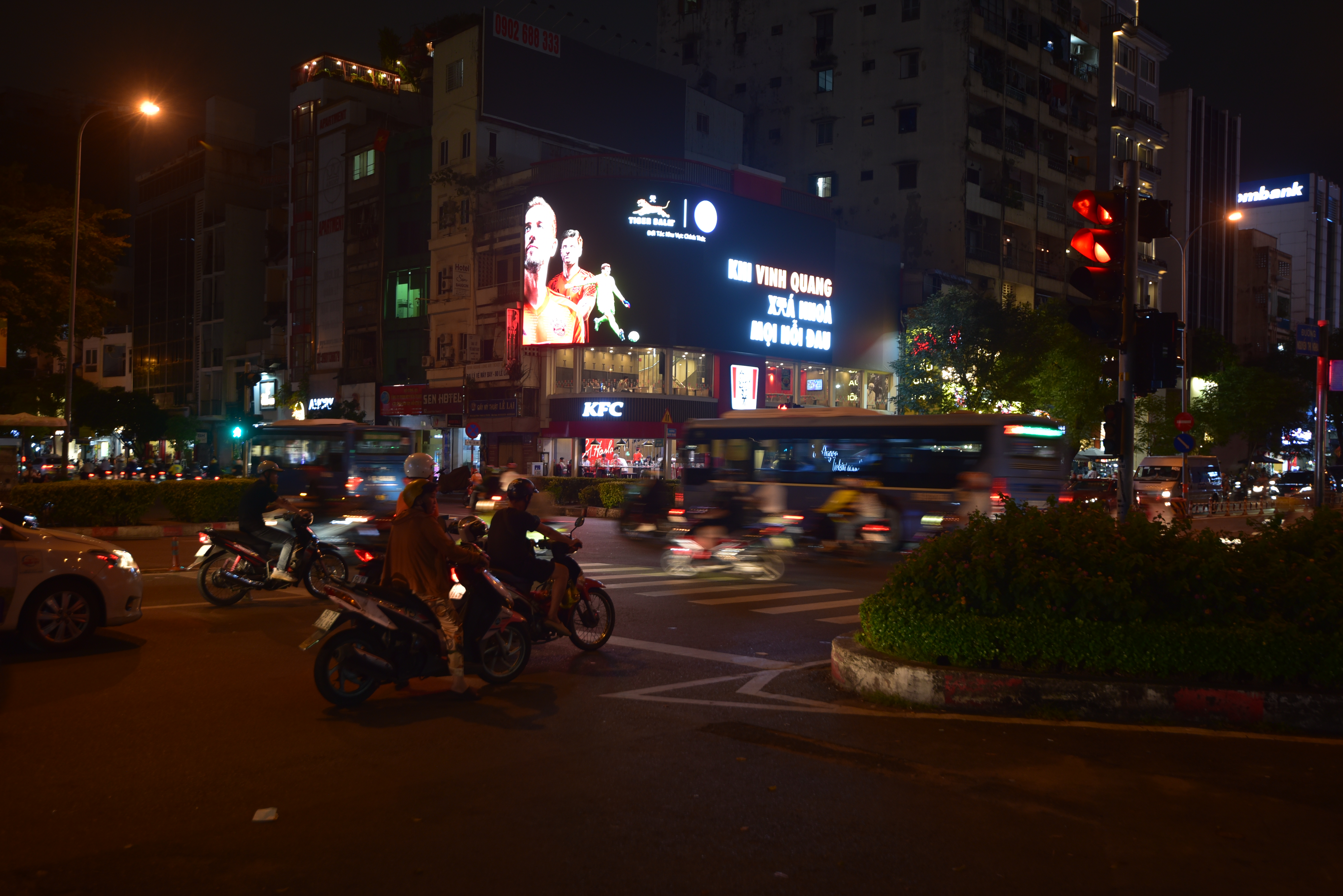 Tiger Balm Quảng Cáo Tại Màn Hình LED KFC