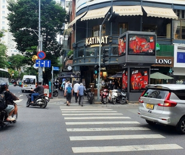 CHIẾN DỊCH HỘP ĐÈN E-Tower Panel - Sting