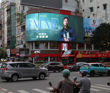 CHIẾN DỊCH MÀN HÌNH LED - MV " TÔI LÀ TÔI"