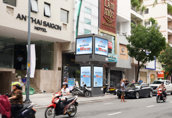 32. Panel Quảng Cáo Trạm Kỵ Mã 2