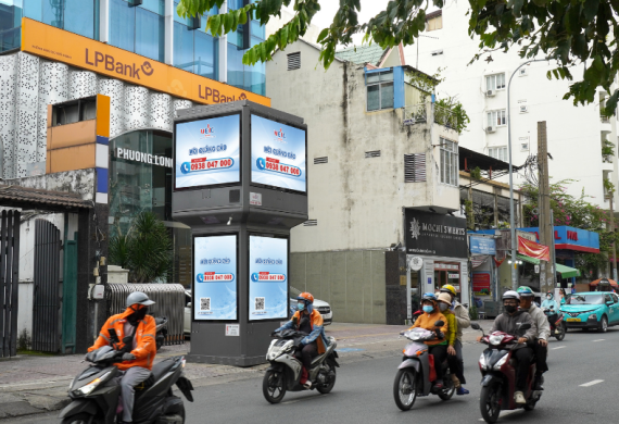 36. Panel Quảng Cáo  Quý Cáp 4