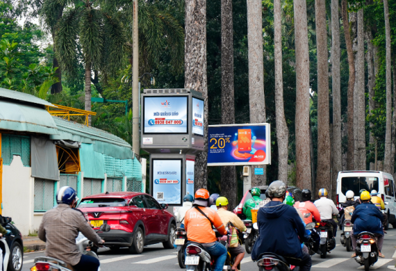 43. Panel Quảng Cáo Trạm Sài Gòn 300