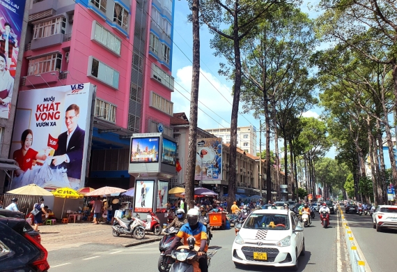 22. Panel Quảng Cáo Trạm Thập Tự 183