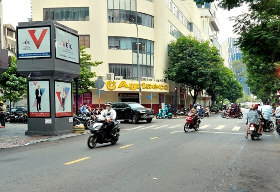 27.Panel Quảng Cáo Tại Trạm Diên Hồng 3