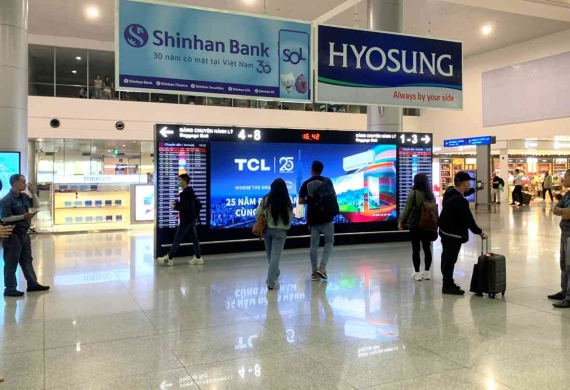 QUẢNG CÁO 2 MÀN HÌNH LED GA ĐẾN CÁNH A&B GA QUỐC TẾ- SÂN BAY TÂN SƠN NHẤT
