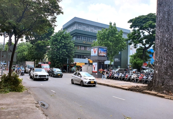 24. Panel Quảng Cáo Tại Trạm Tự Đức 5