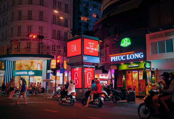 Quảng cáo hộp đèn E-Tower Panel