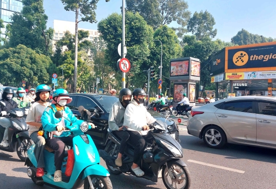 6. Panel Quảng Cáo Trạm Thái Học 2