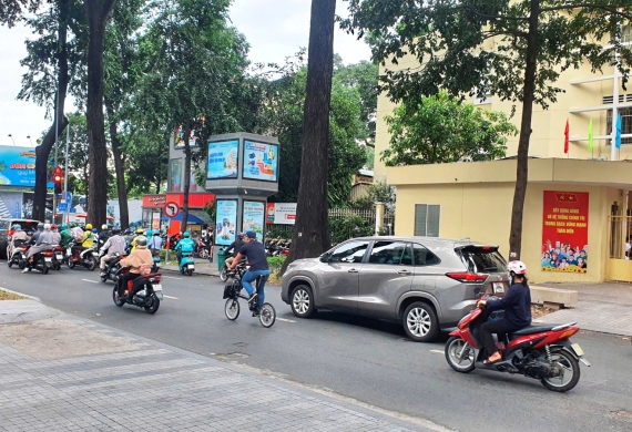 2.Panel Quảng Cáo Trạm Văn Tần 6