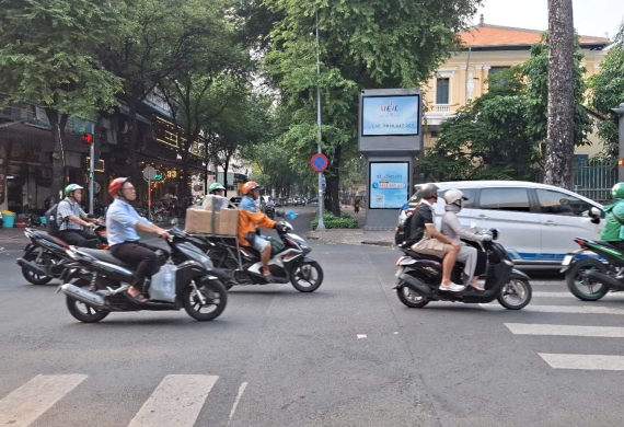 33. Panel Quảng Cáo Trạm Quốc Tế 2