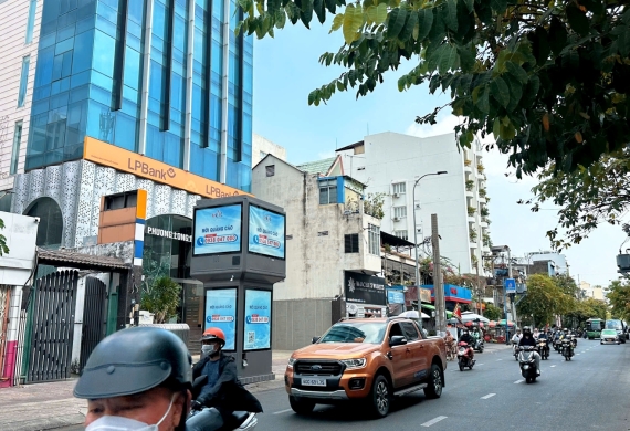 36. Panel Quảng Cáo  Quý Cáp 4