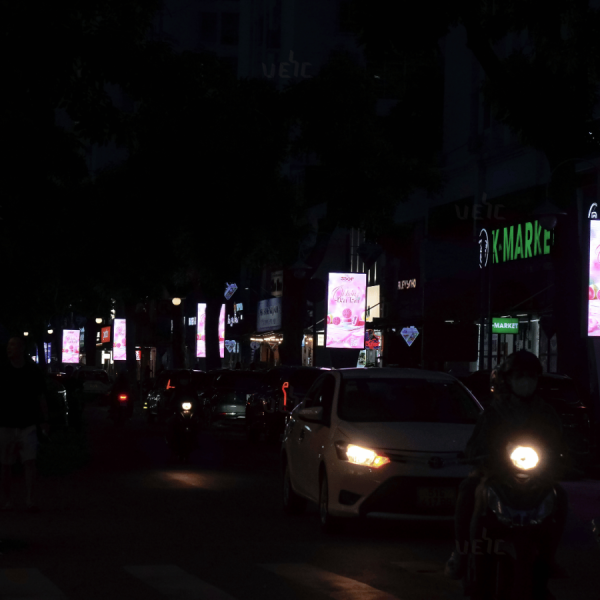 THE 350F TRÊN CHUỖI MÀN HÌNH LED CỦA VESC