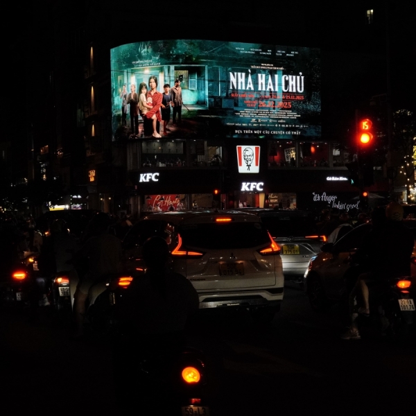CHIẾN DỊCH MÀN HÌNH LED - PHIM NHÀ HAI CHỦ